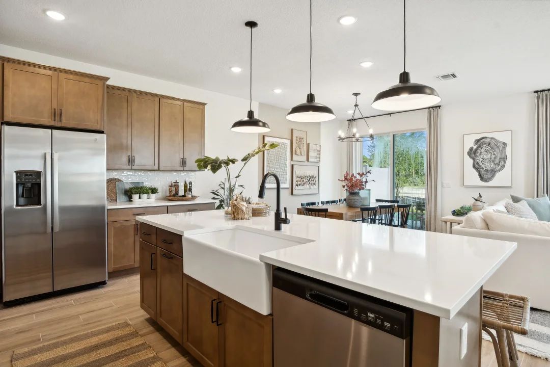 Kitchen with center island