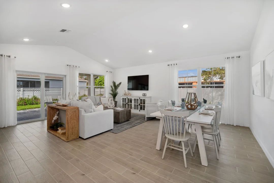 Open floorplan with high vaulted ceiling