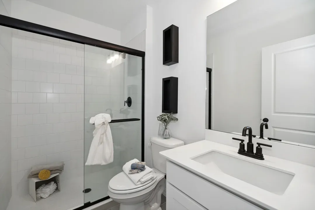 Extra Suite Bath