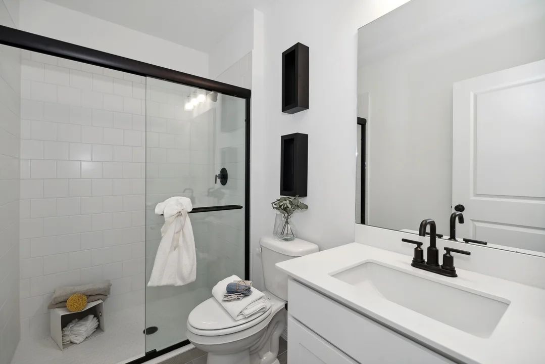 Extra Suite Bath