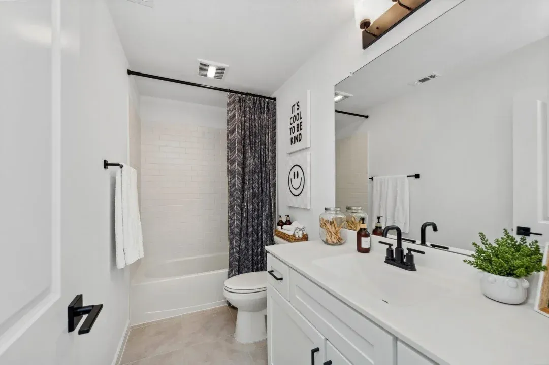 Hall Bath 2