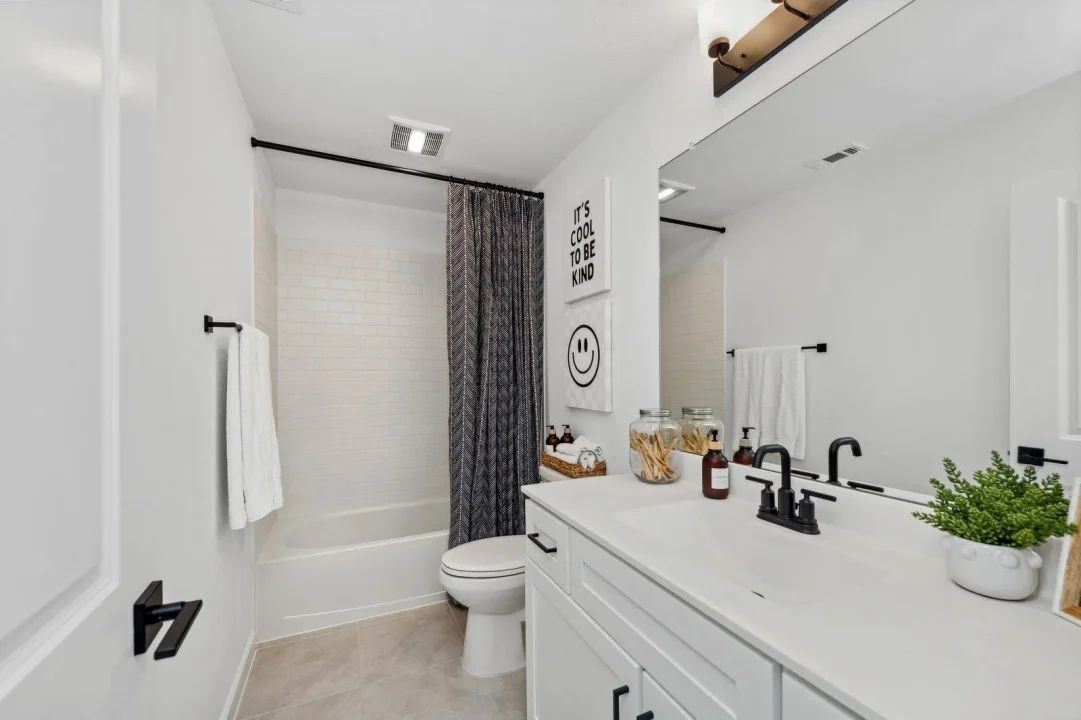 Hall Bath 2