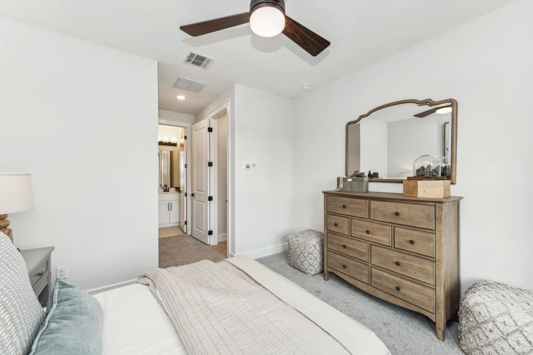 Extra Suite Bedroom