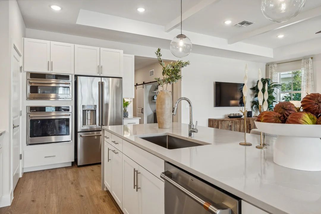 Kitchen with center island