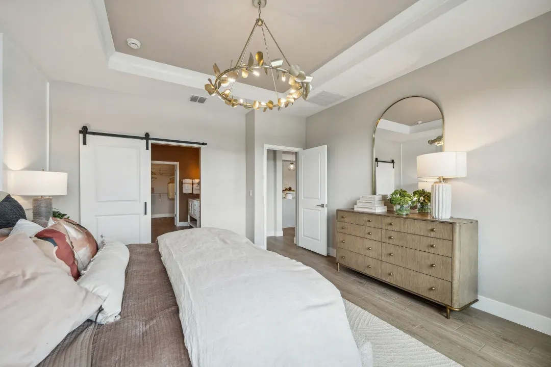 Primary suite with ceiling treatment