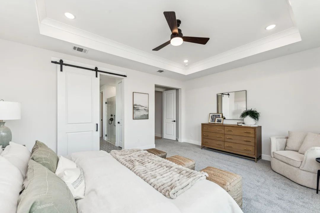 Primary suite with crown moulding