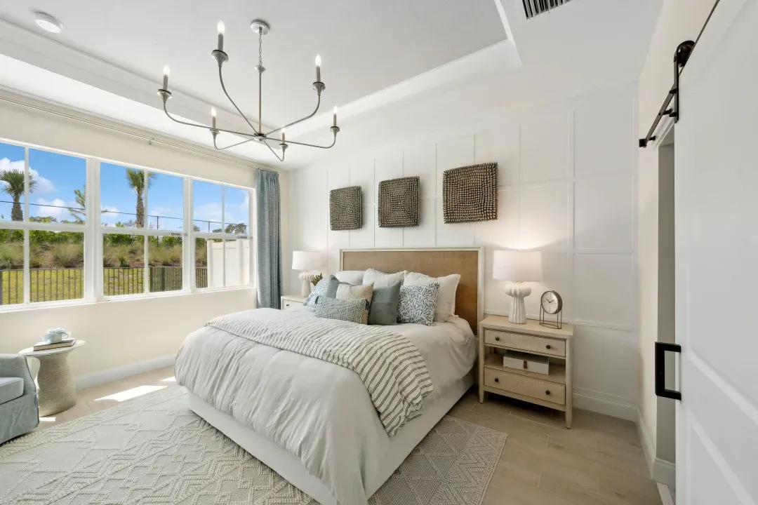 Primary suite with decorative feature wall