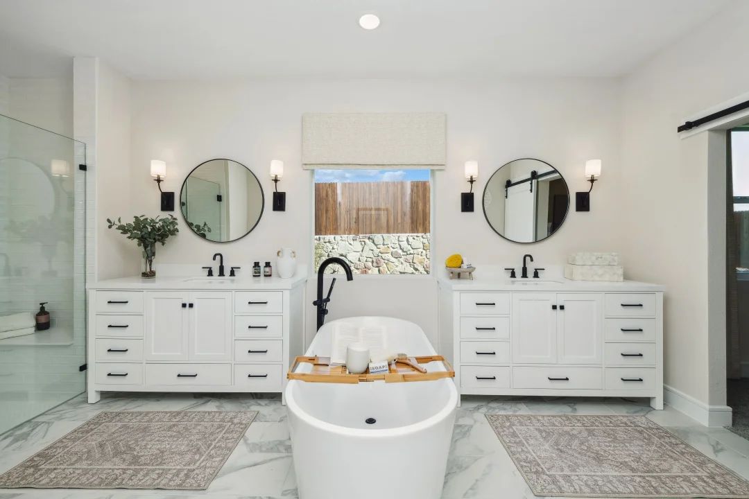 Primary bath with freestanding tub