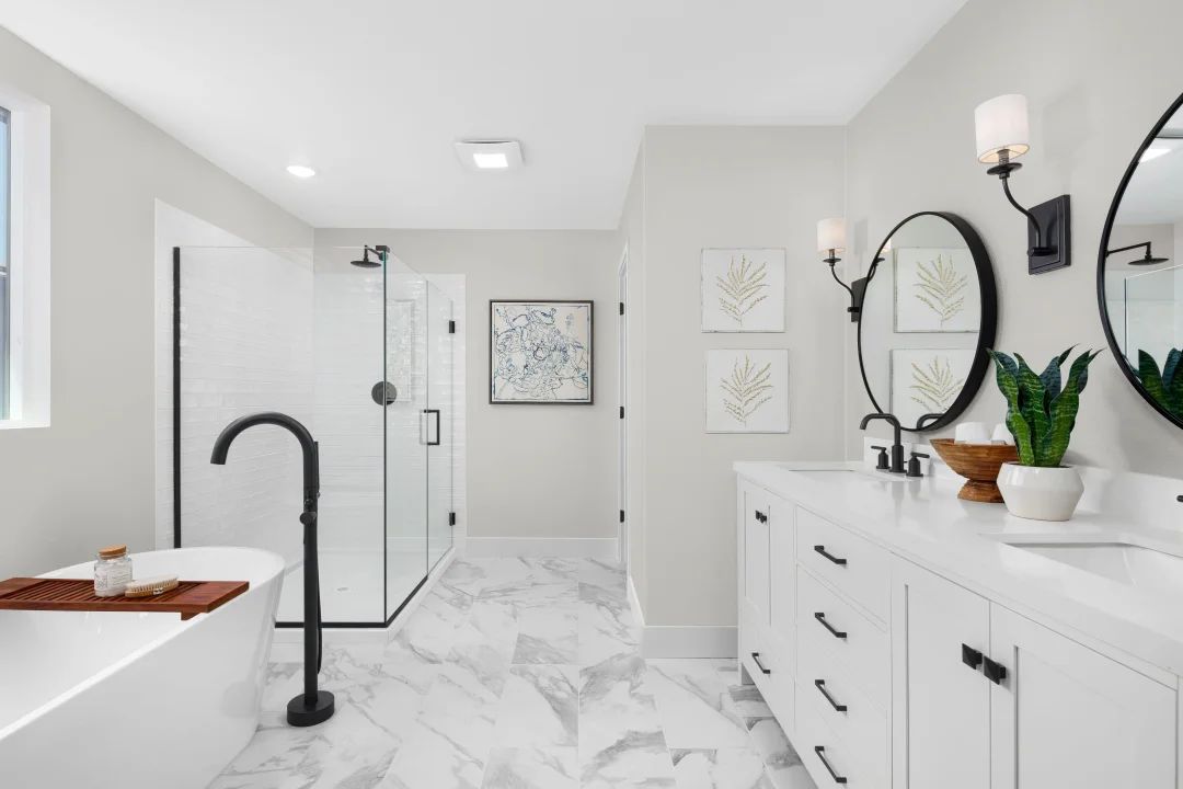 Primary bath with freestanding tub