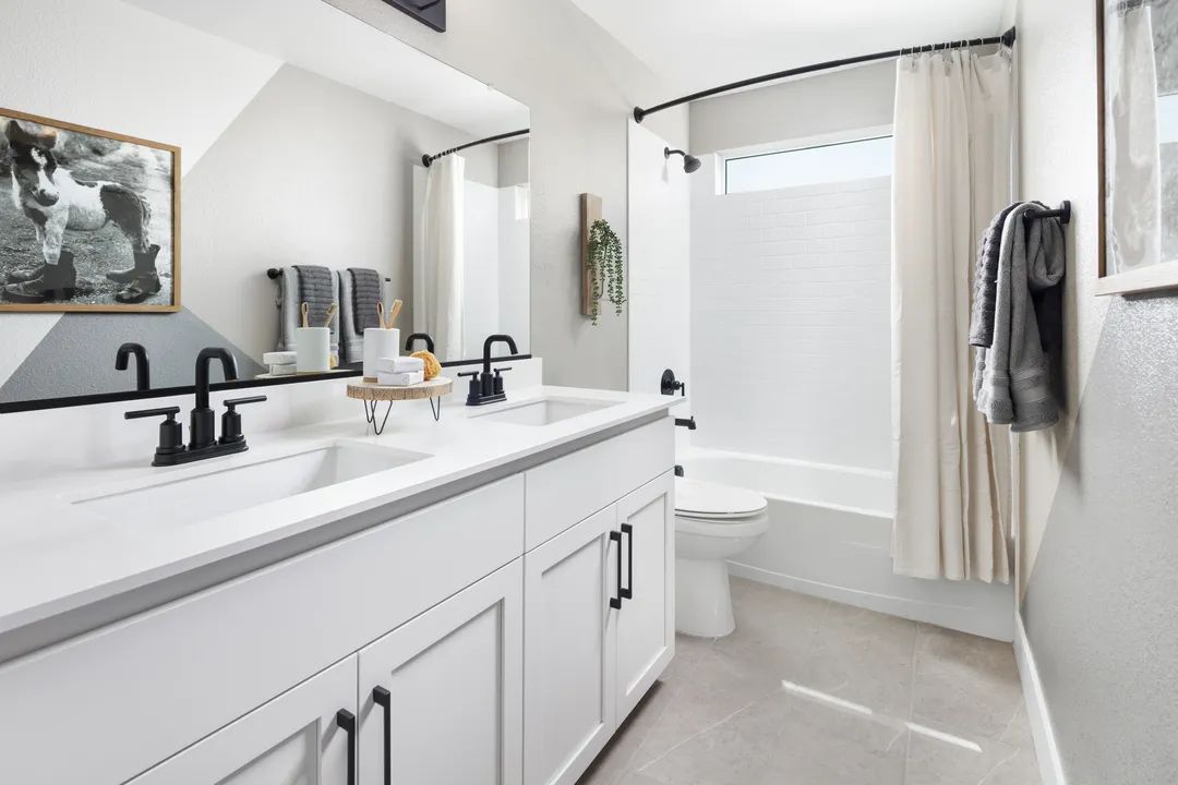 Hall Bath 2