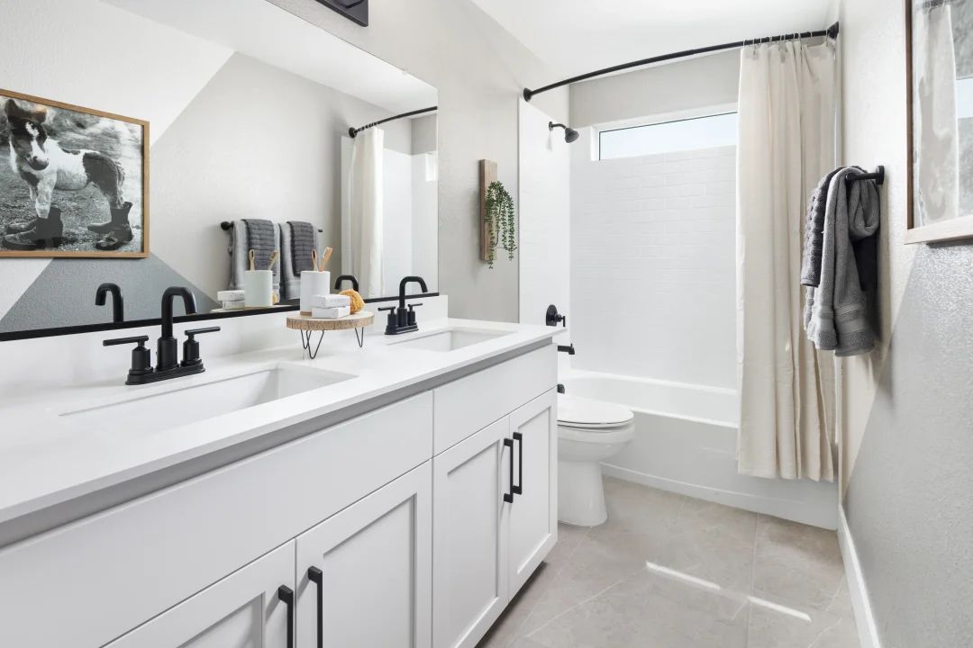 Hall Bath 2