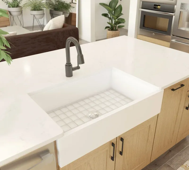 Kitchen with Farmhouse sink
