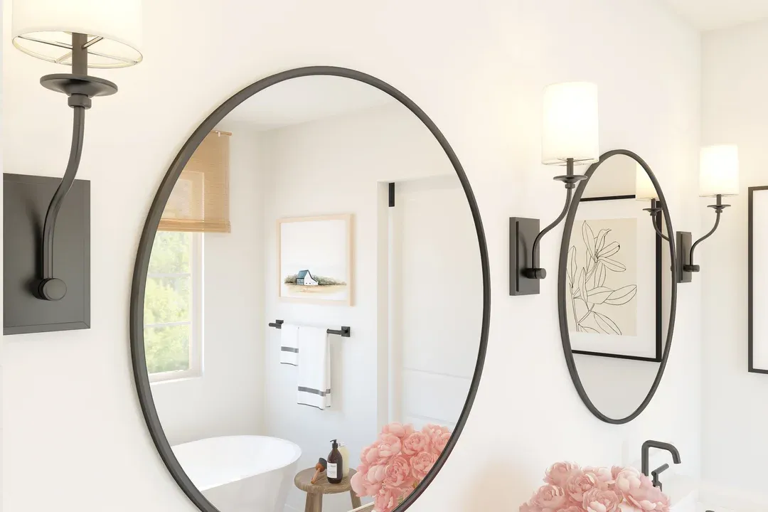 Primary bath with circular mirrors