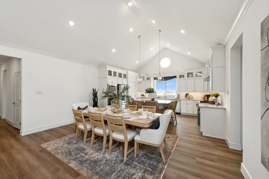 Dining area adjacent to kitchen