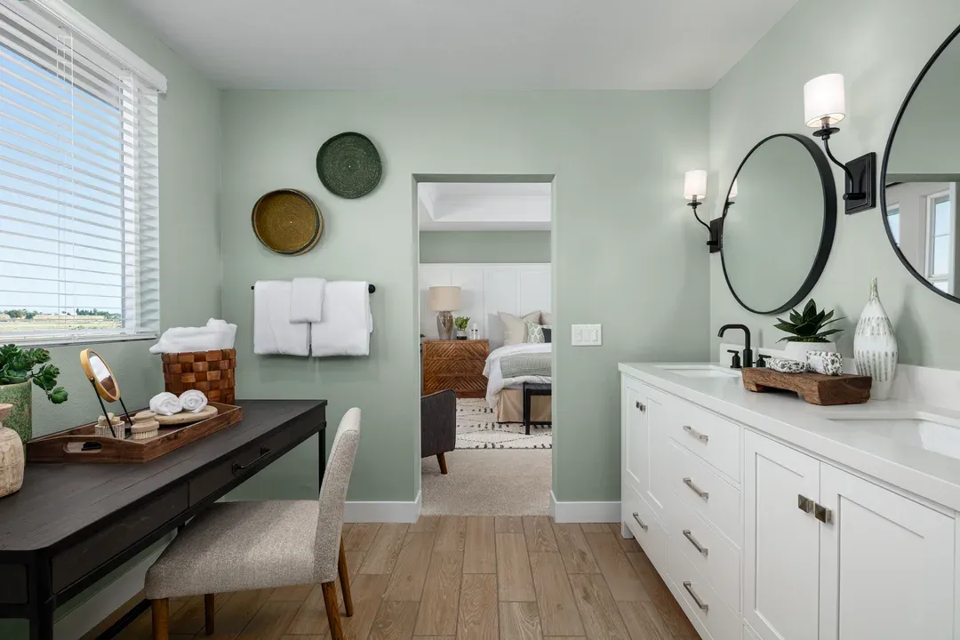 Primary bath with freestanding vanity