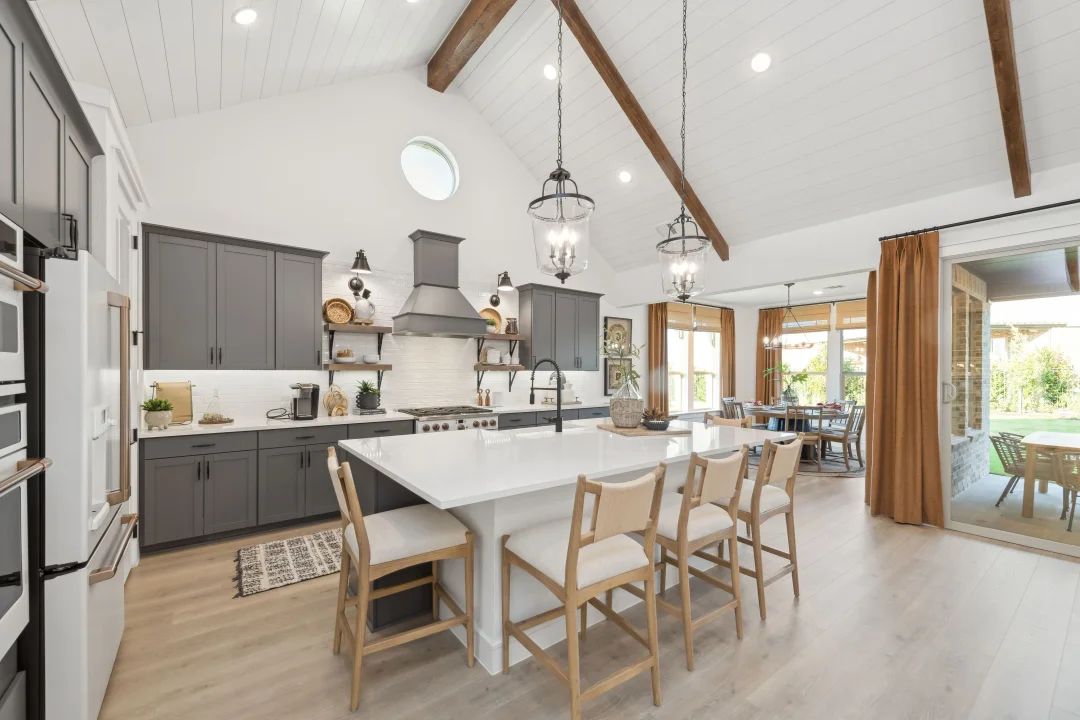 Kitchen with vaulted ceiling