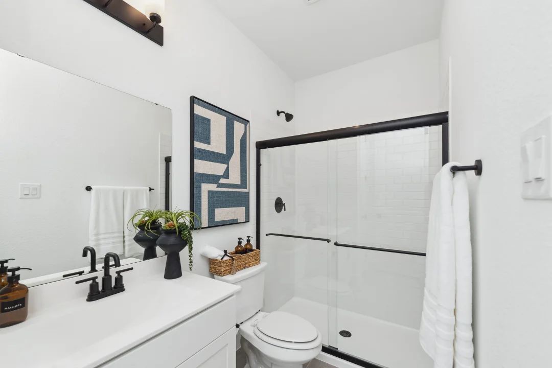 Extra Suite Bath