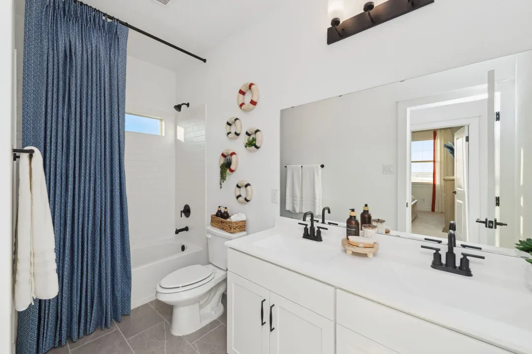 Hall Bath 2