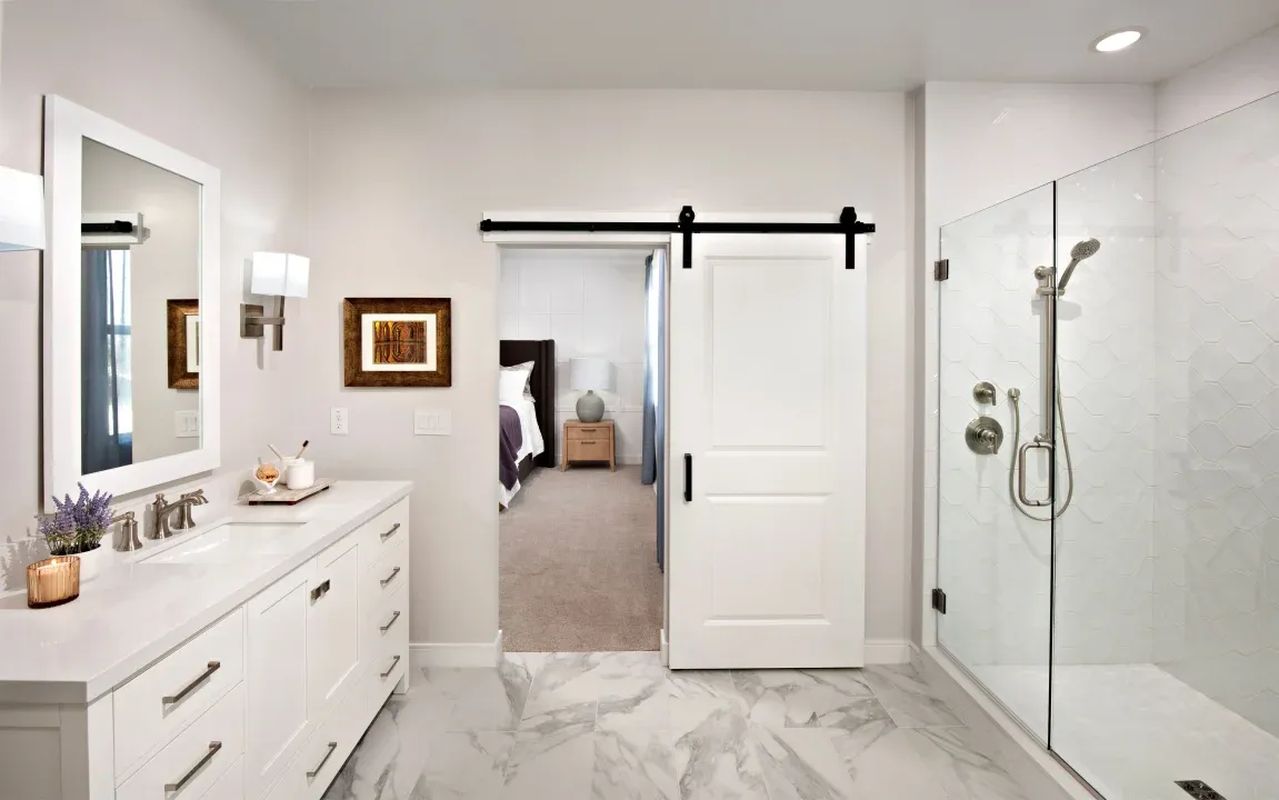 Primary bath with freestanding vanity