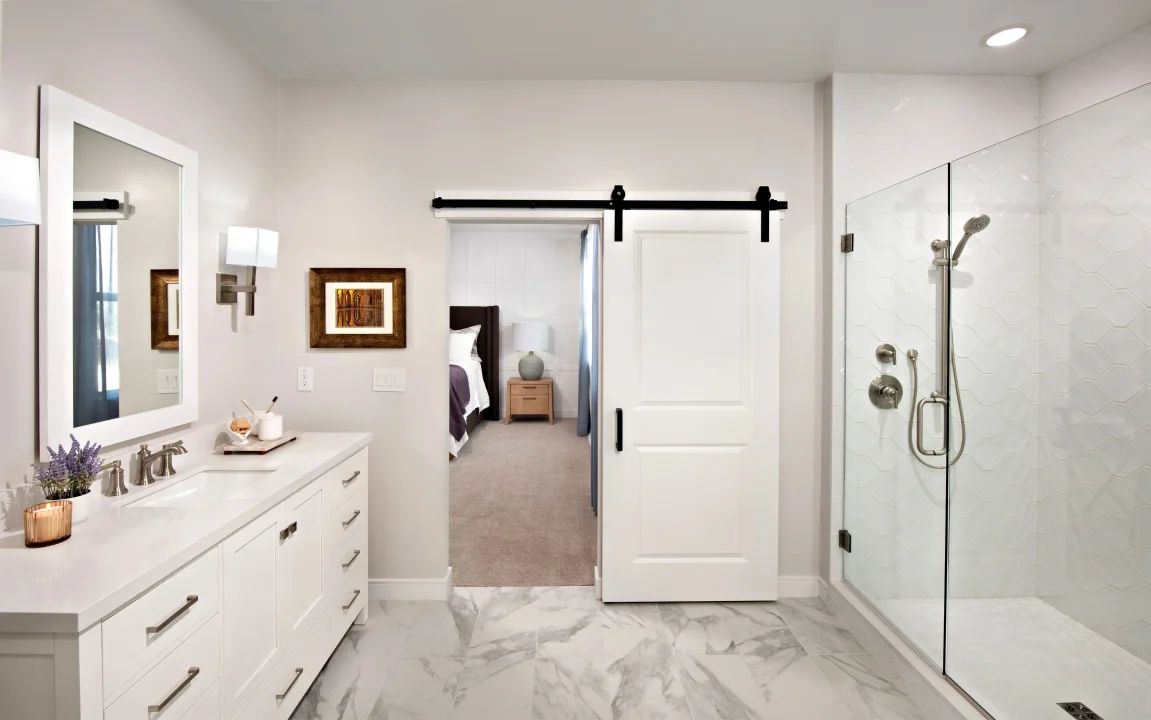 Primary bath with freestanding vanity