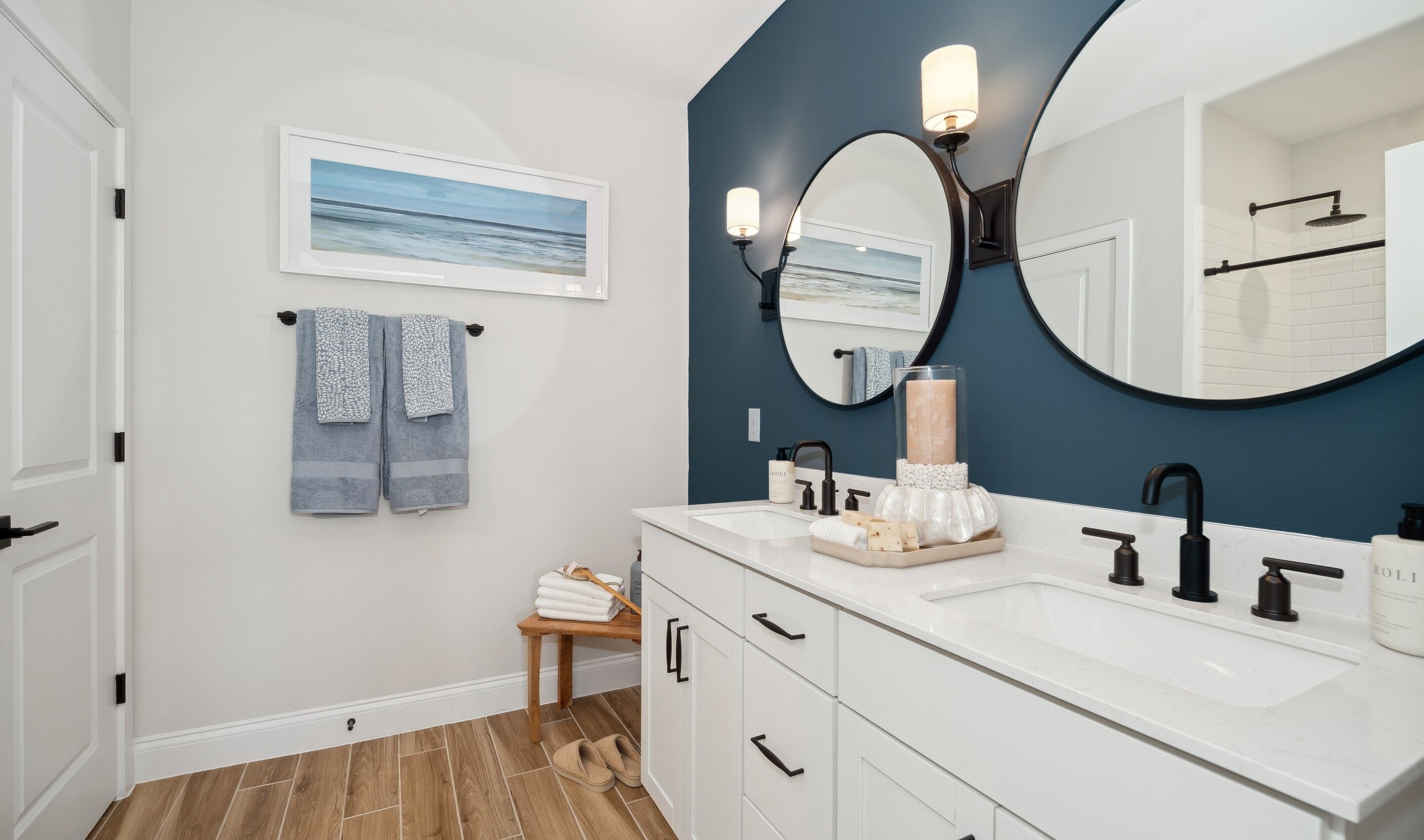 Primary bath with freestanding vanity