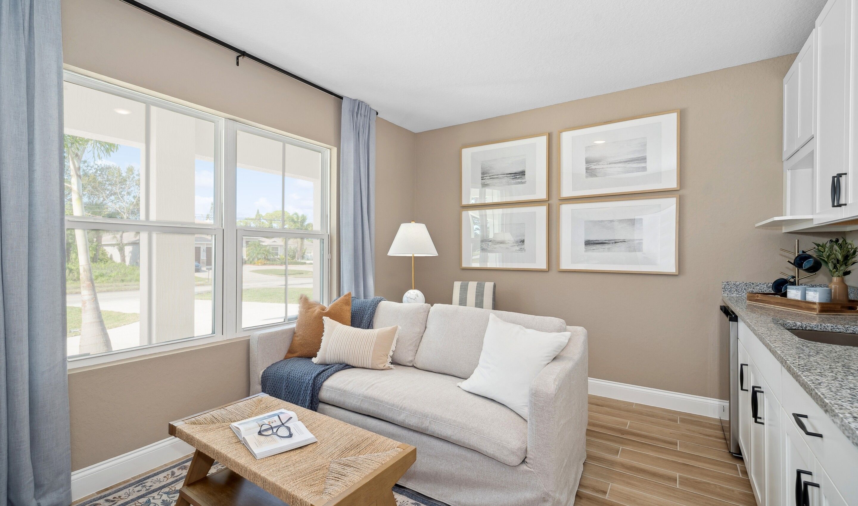 Extra Suite Plus Living Room