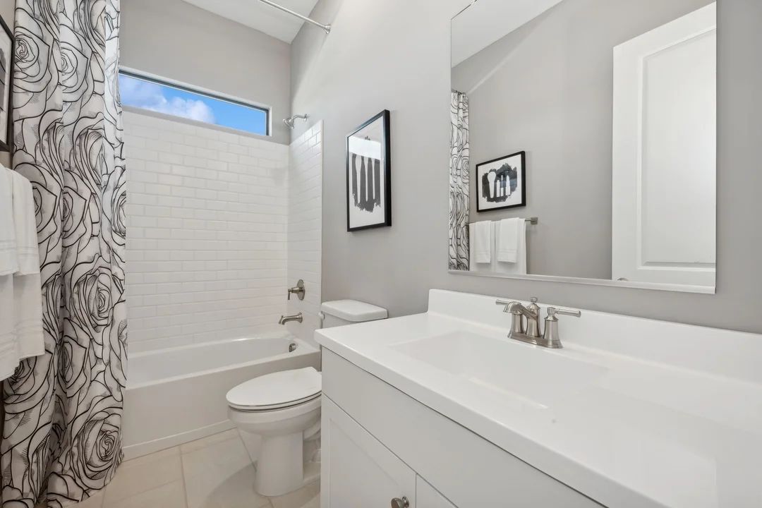 Hall Bath 2