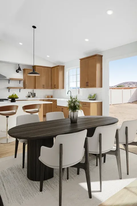 Dining area adjacent from kitchen