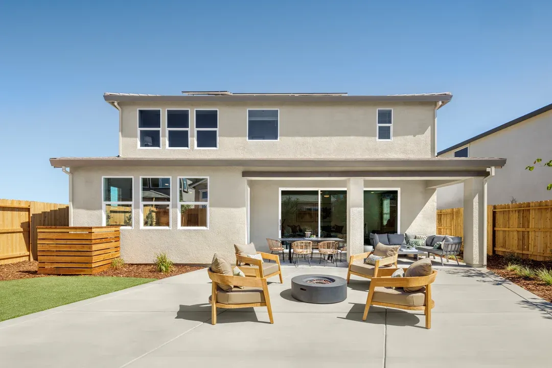 Macon II Contemporary ZB Backyard