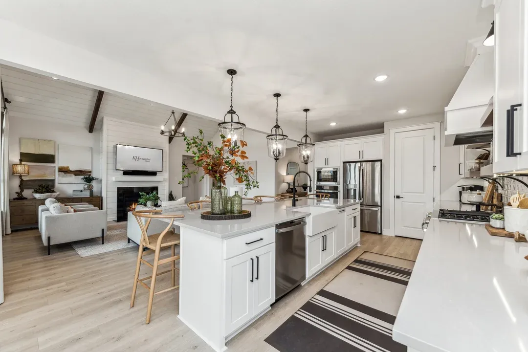Kitchen with striking matte black pendant lighting