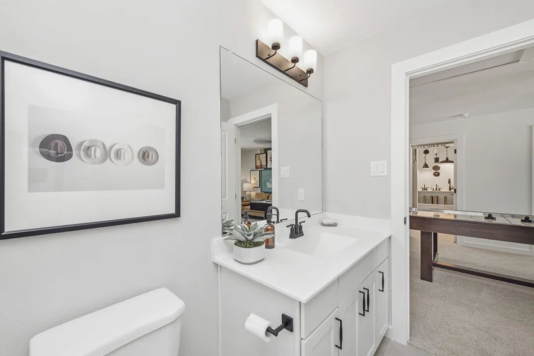 Hall Bath 2