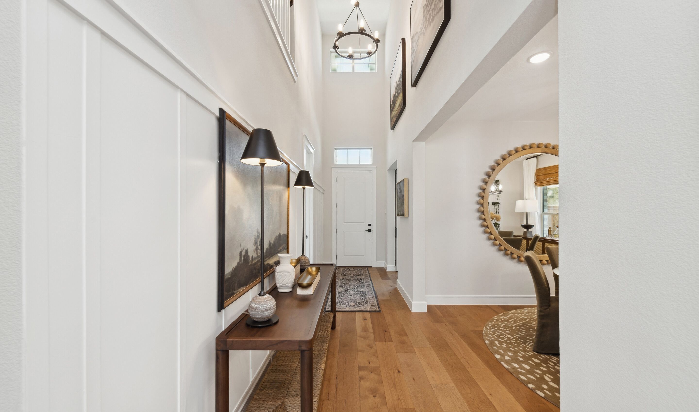 Foyer with decorative feature wall