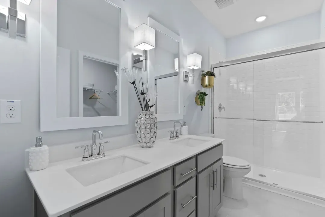 Primary bath with dual sinks