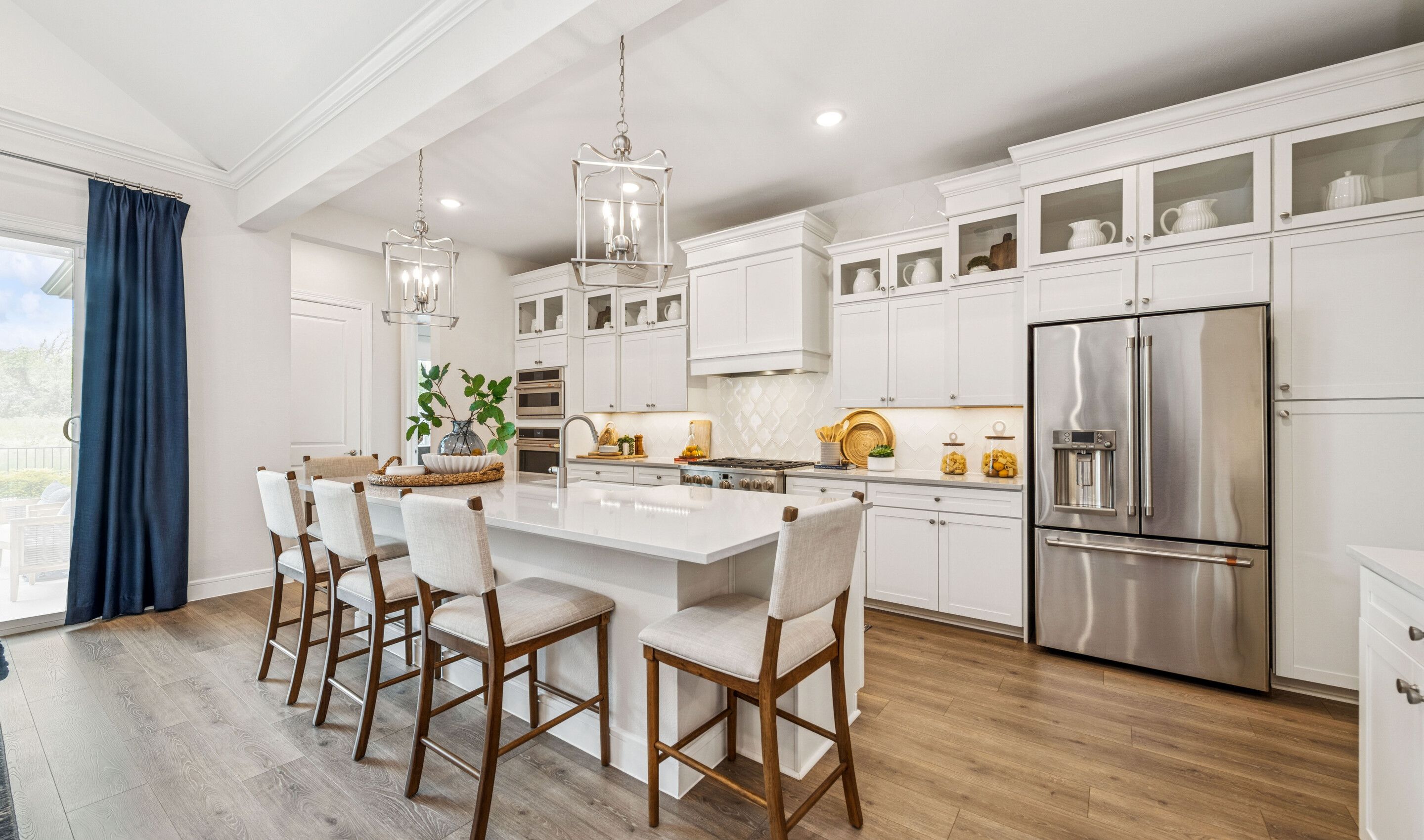 Kitchen with upper glass cabinets