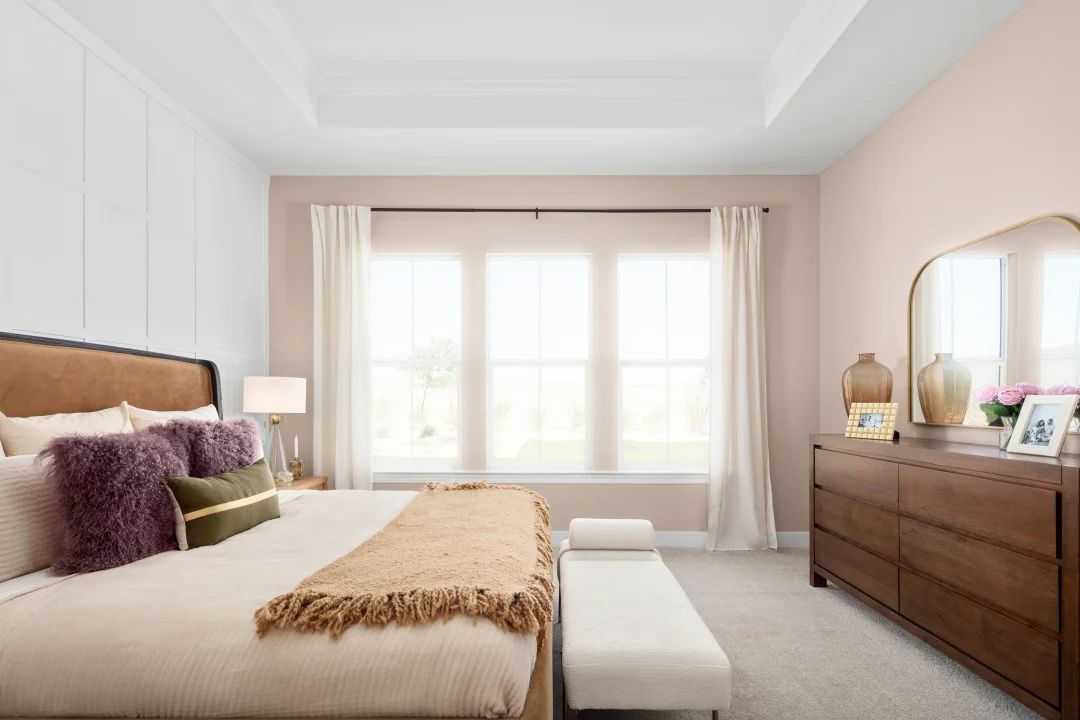 Primary suite with ceiling treatment