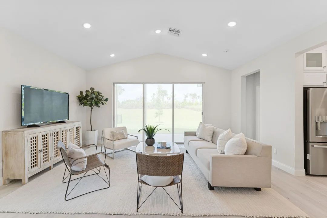 Vaulted ceiling in great room