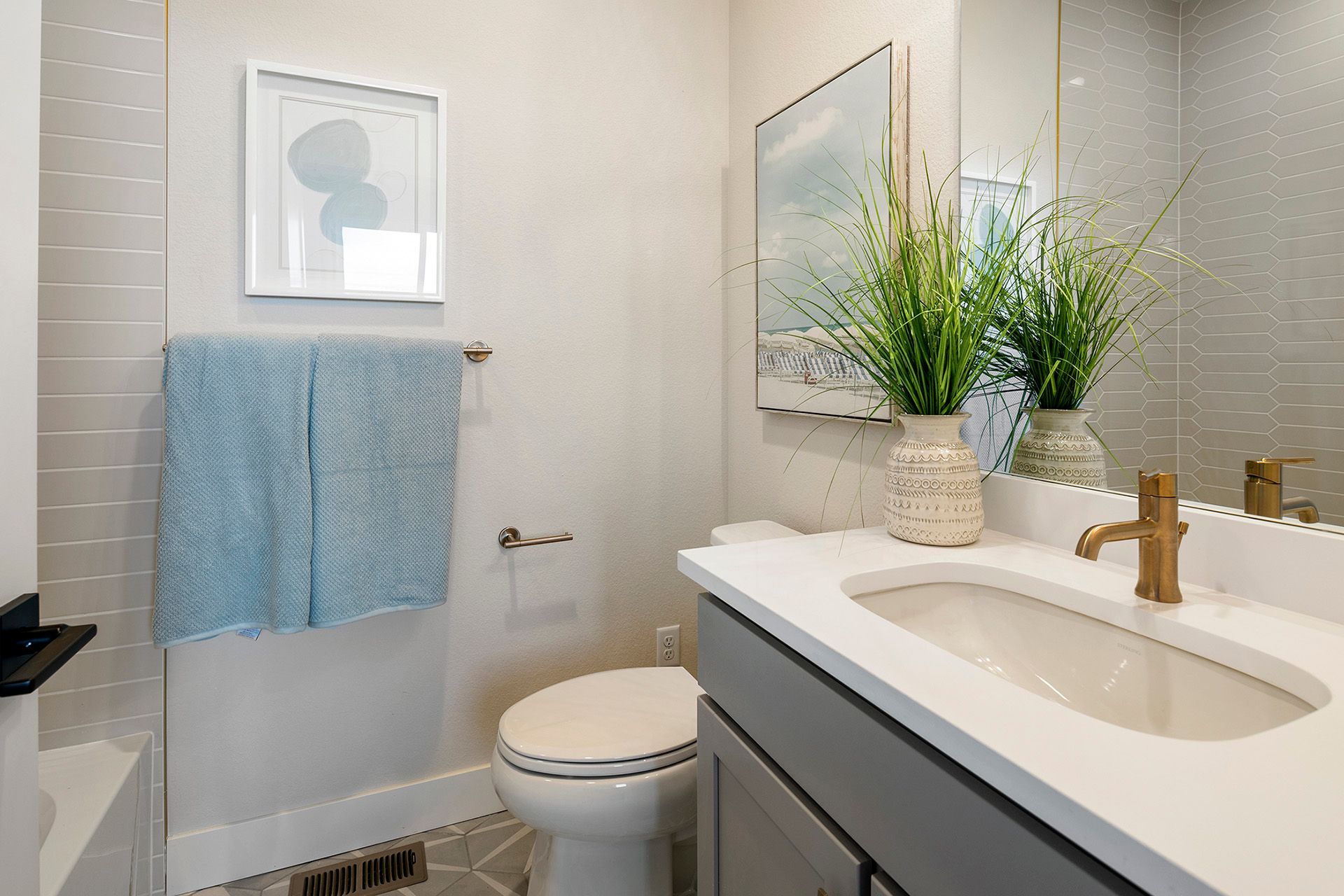 Second bedroom attached full bath