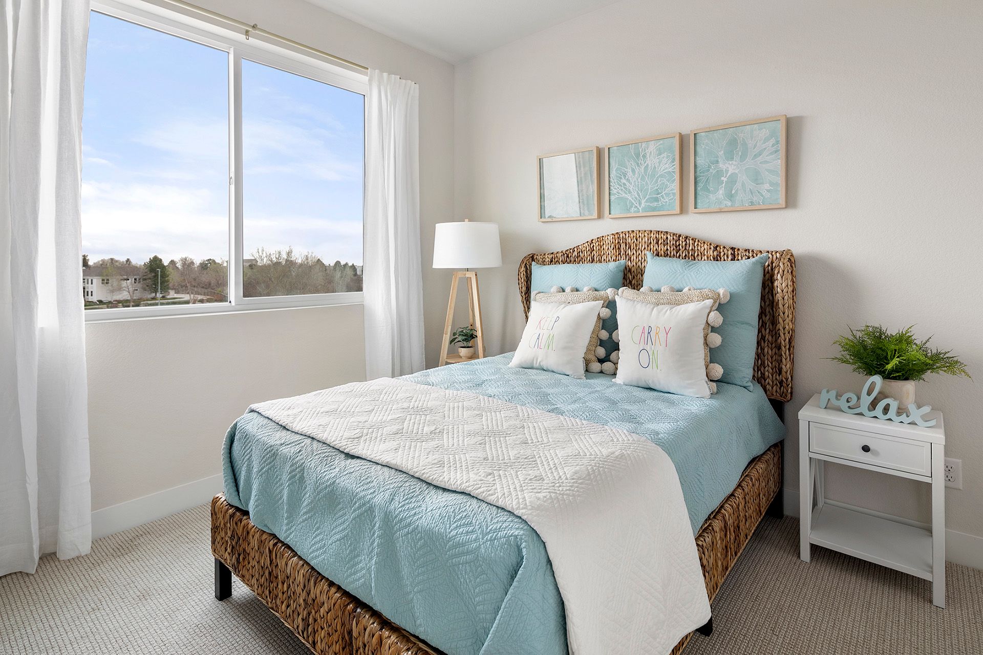 Second bedroom suite