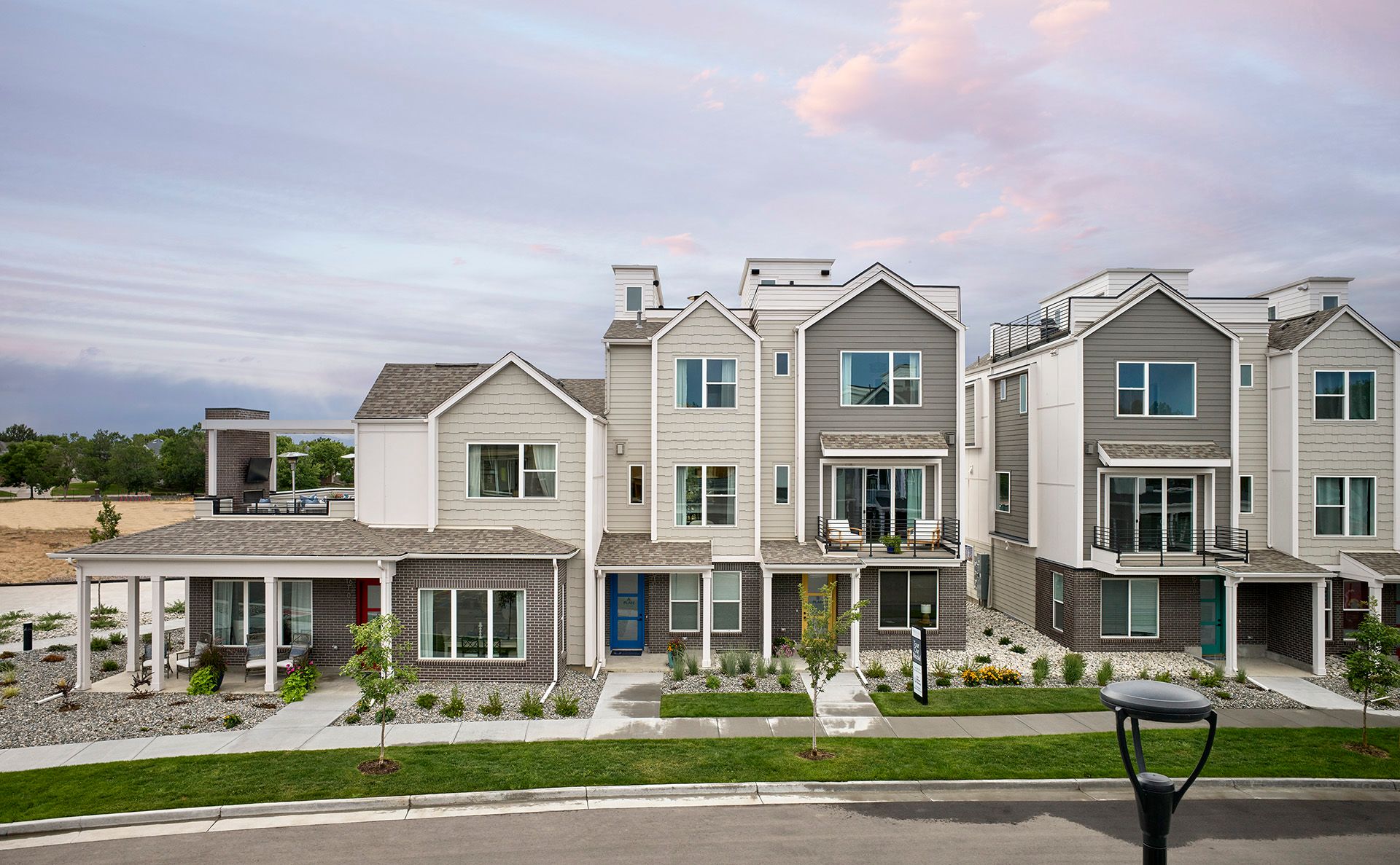 888 S Valentia Street Building 16 Unit 101. Denver, CO 80247