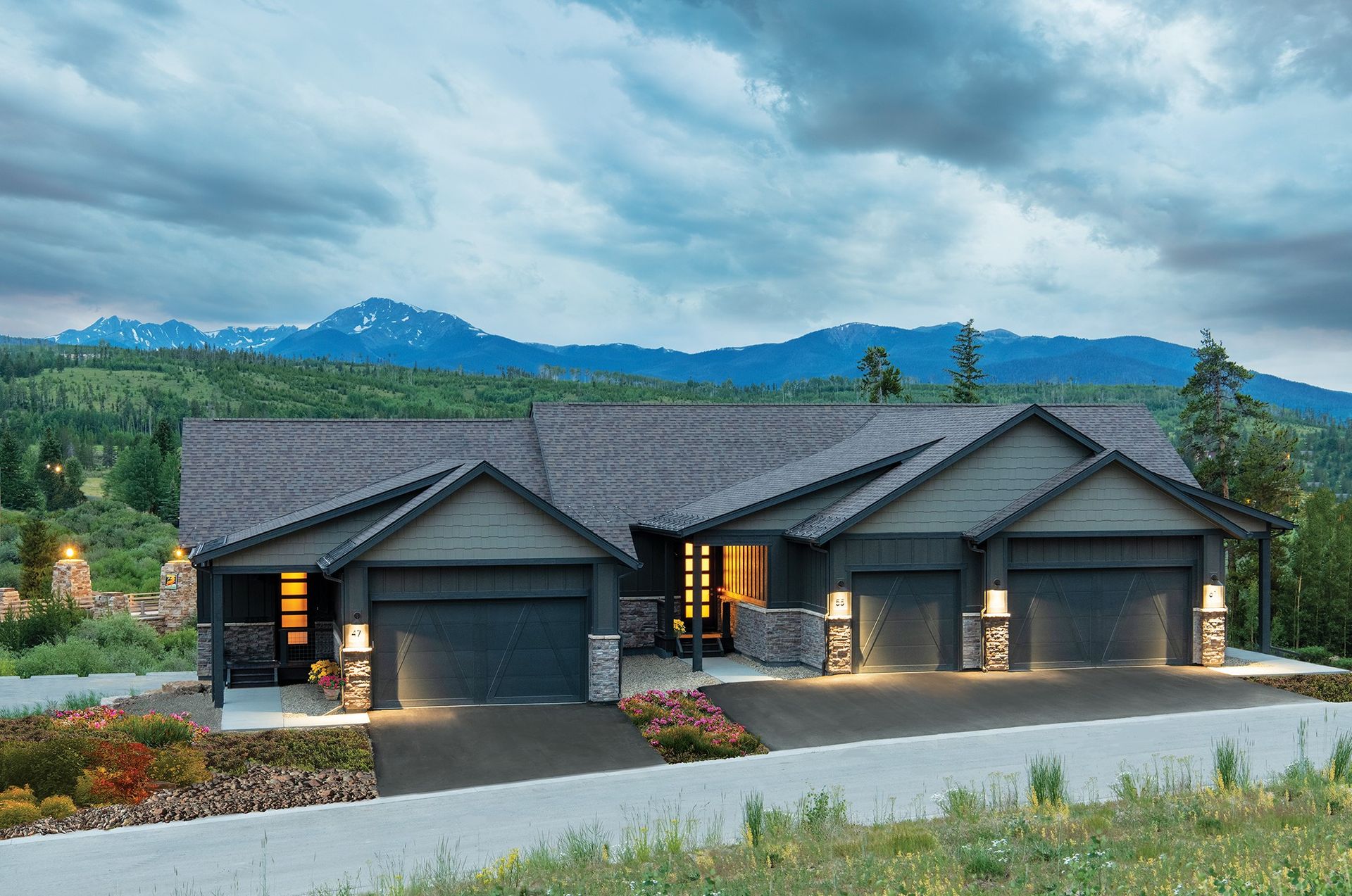 The Pronghorn is one of the most sought-after floorplans for mountain living — thoughtfully designed spaces, effortless flow, and the perfect blend of comfort and alpine style.