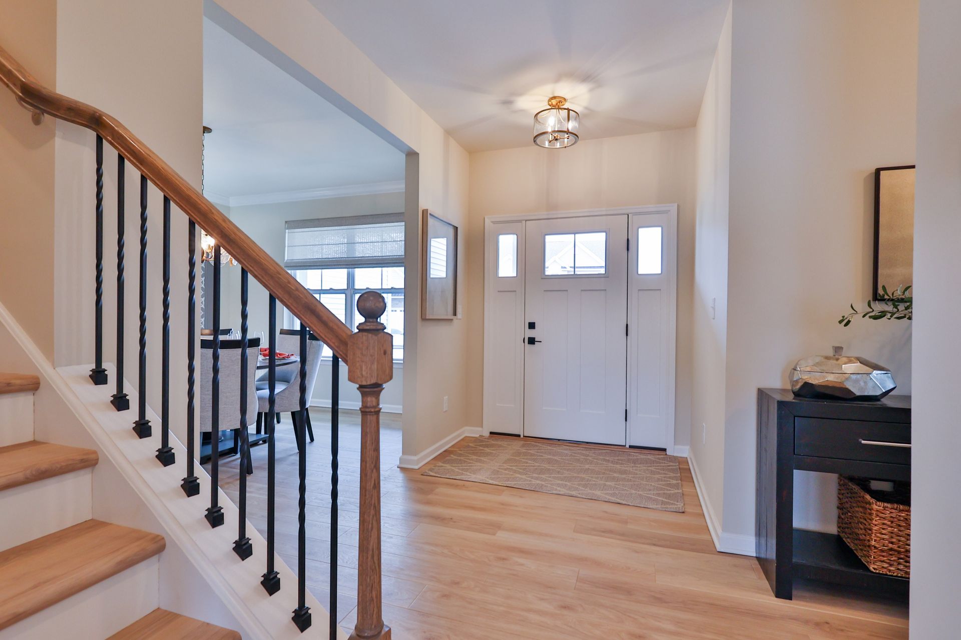 Foyer, Sierra Model - Twin Run