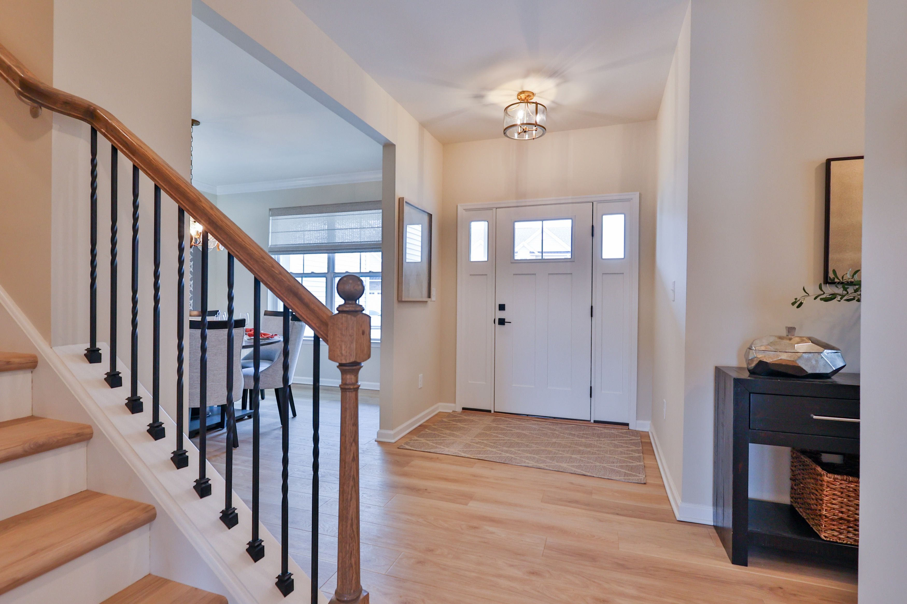 Foyer, Sierra Model - Twin Run