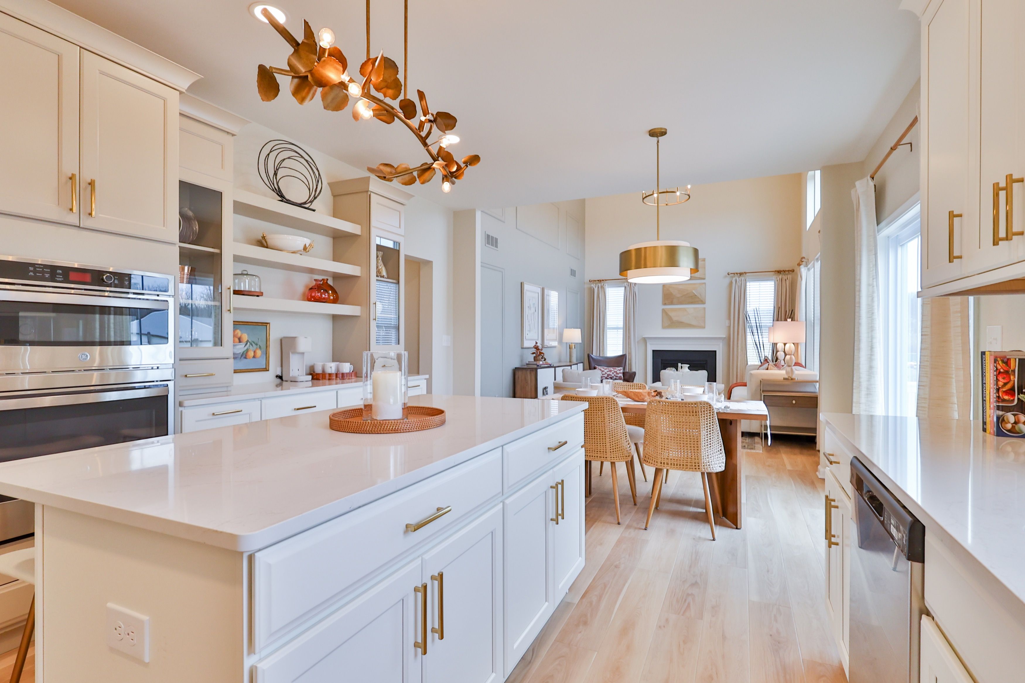 Kitchen and Breakfast Area, Sierra Model - Twin Run