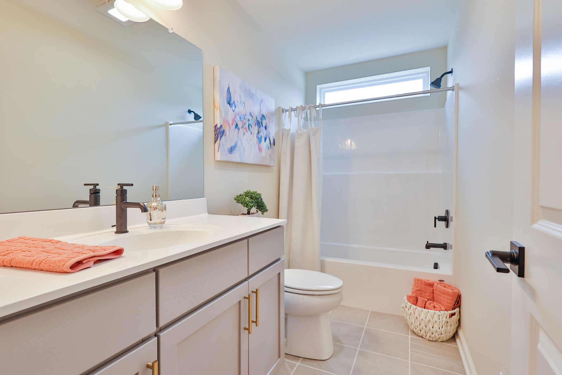 Second Floor Hall Bath, Sierra Model - Twin Run