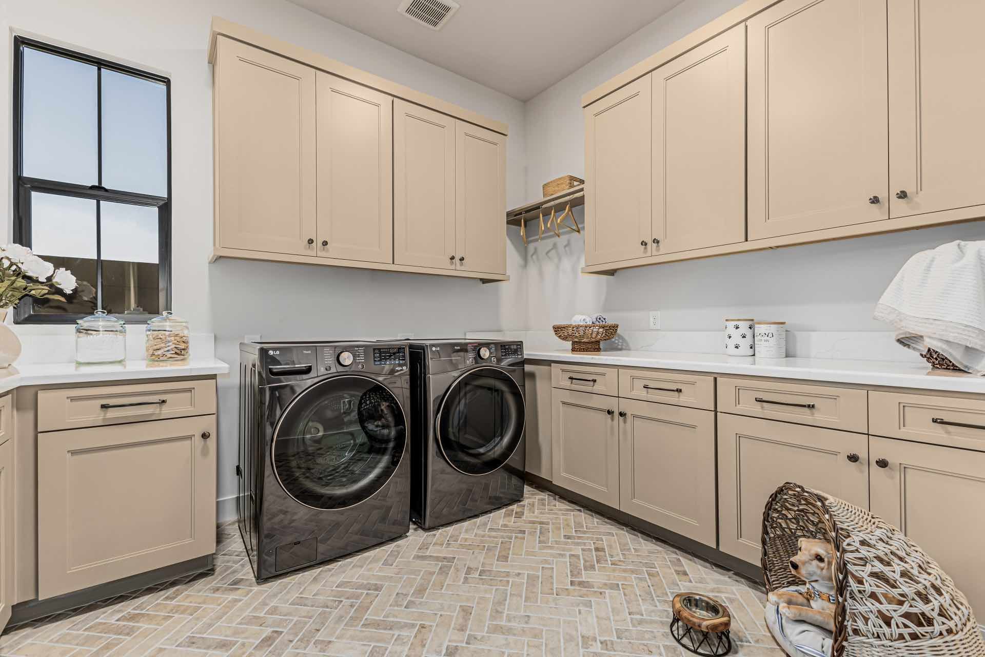 Laundry Room - Willamette