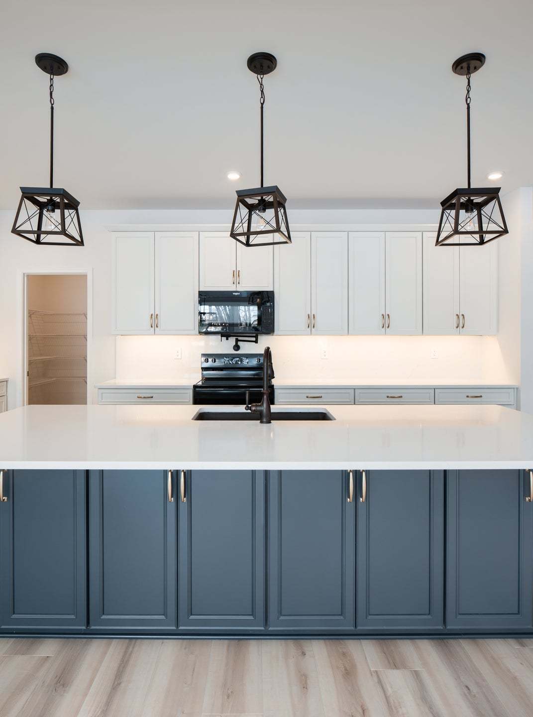 Standard Kitchen w/Upgrades