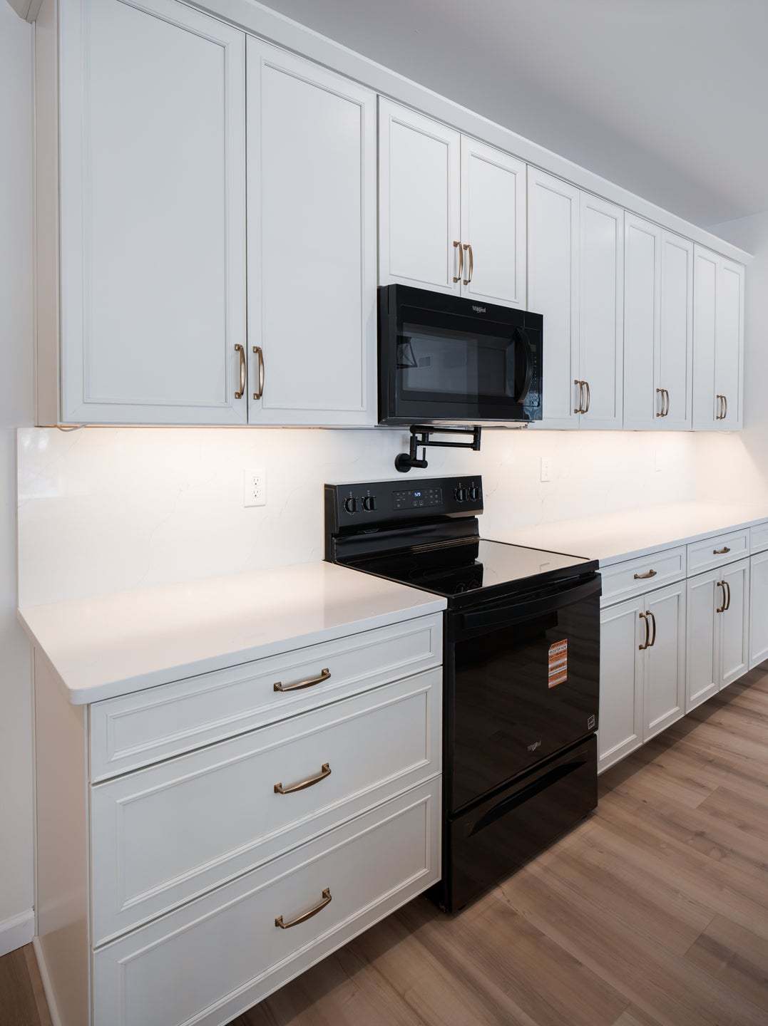 Standard Kitchen w/Upgrades