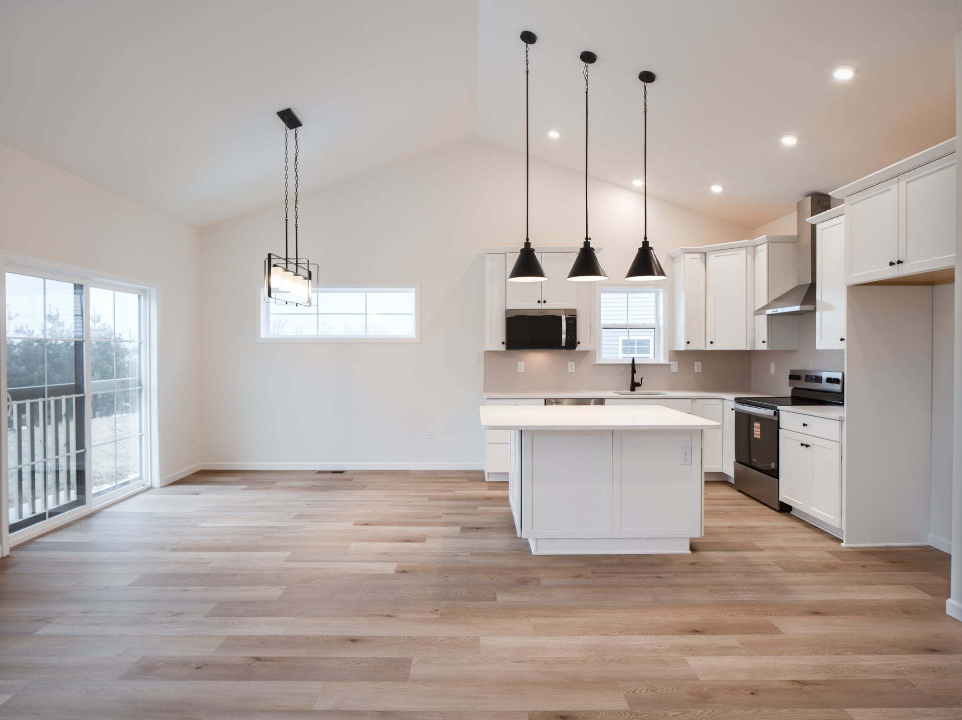 Dining Area and Classic Kitchen