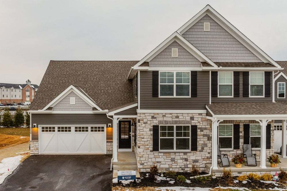 casa en Somerford at Stoner Farm Carriage Homes por Keystone Custom Homes