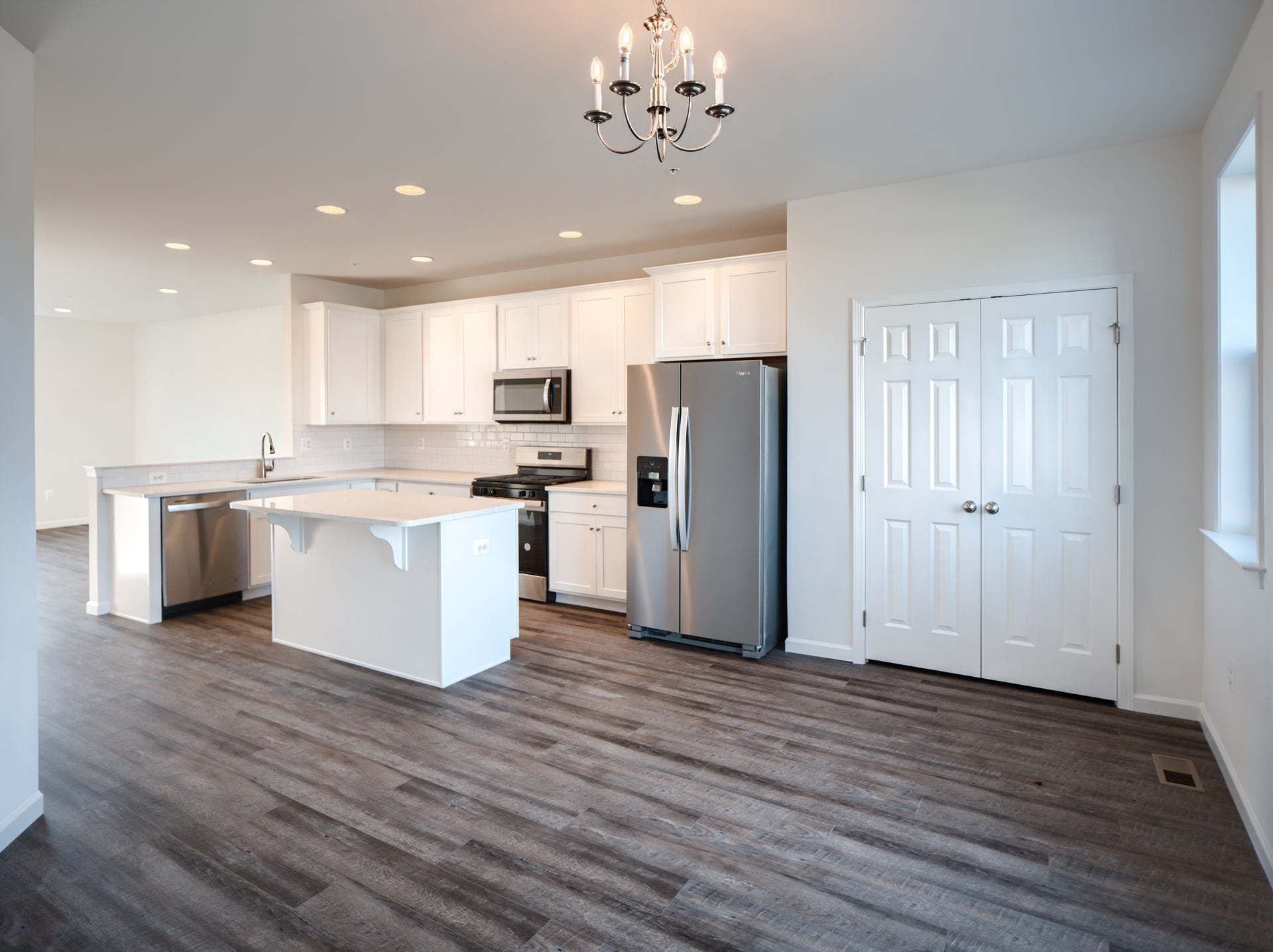 Standard Kitchen w/ Upgrades